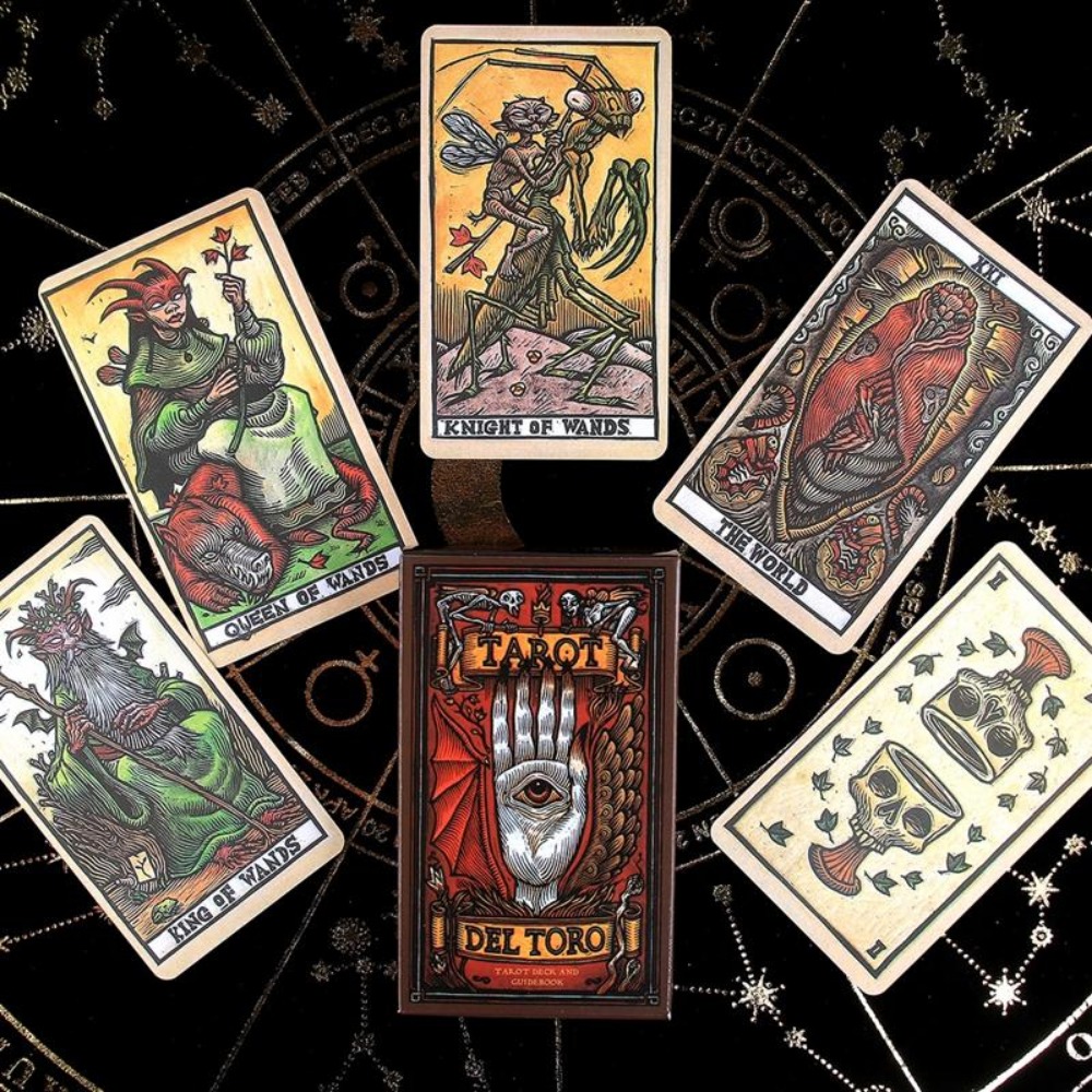 Tarot Del Toro Um baralho e gu - Tarot Deck With Guidebook avaliação e preço